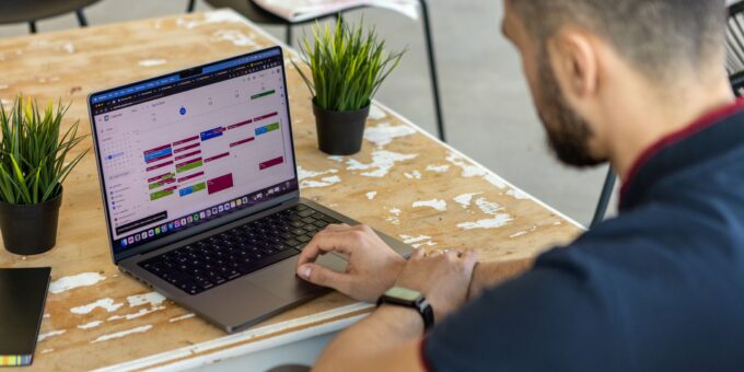how to manage time effectively as a business leader